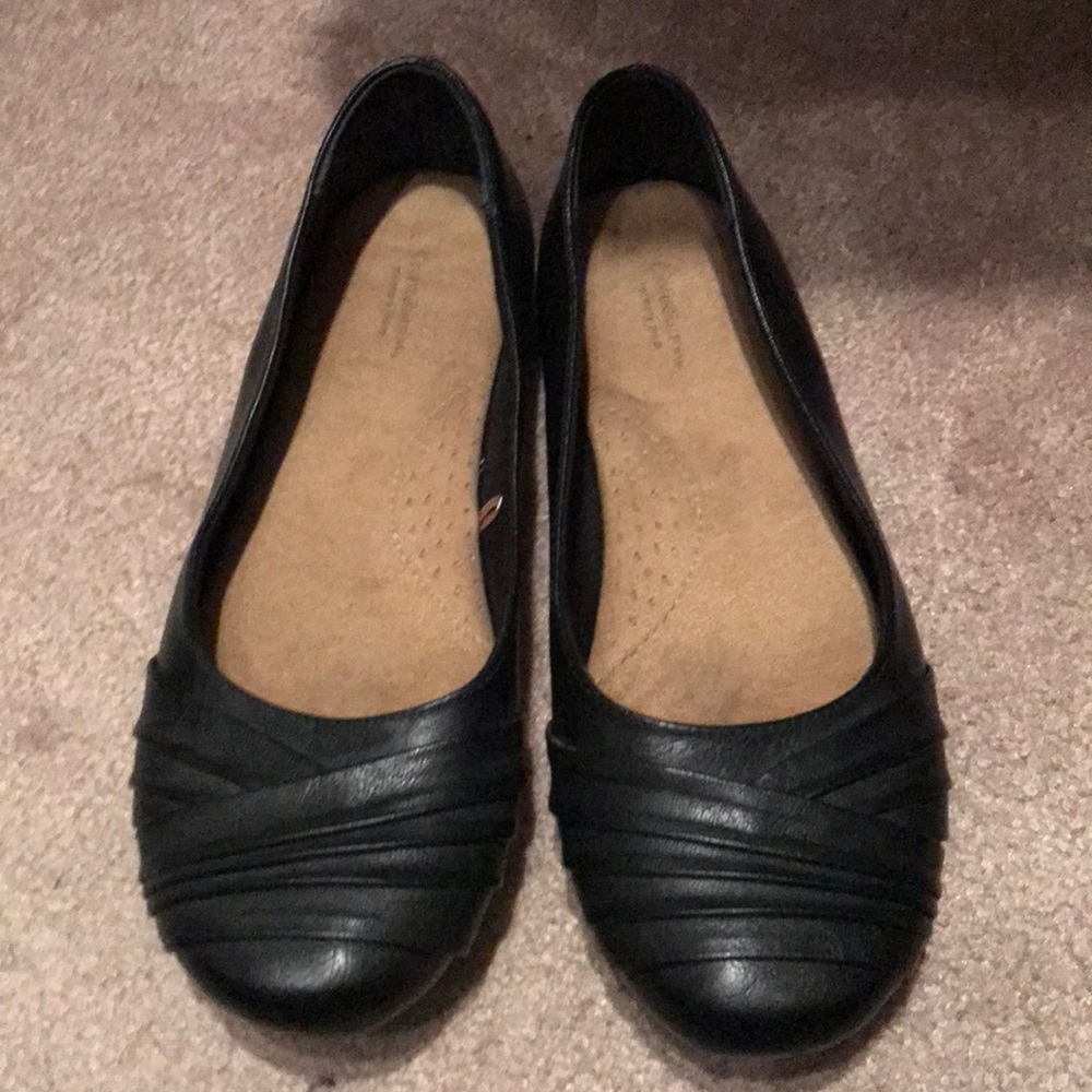 Black Croft and Barrow memory foam flats